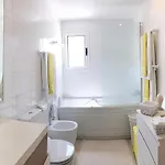 Viparaiso Адехе